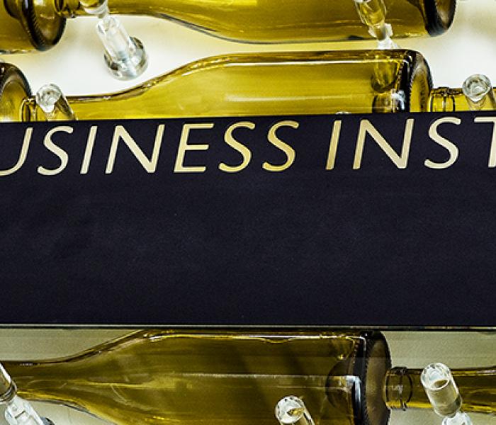 WBI glass bottle wall